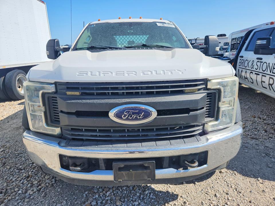 2017 Ford F-450 VIN 1FD0W4GT0HEB70021 COPART salvage auction — NORMAL WEAR, TX - CERTIFICATE OF TITLE, sold $14,000 on 2026-08-13 (photo 5)