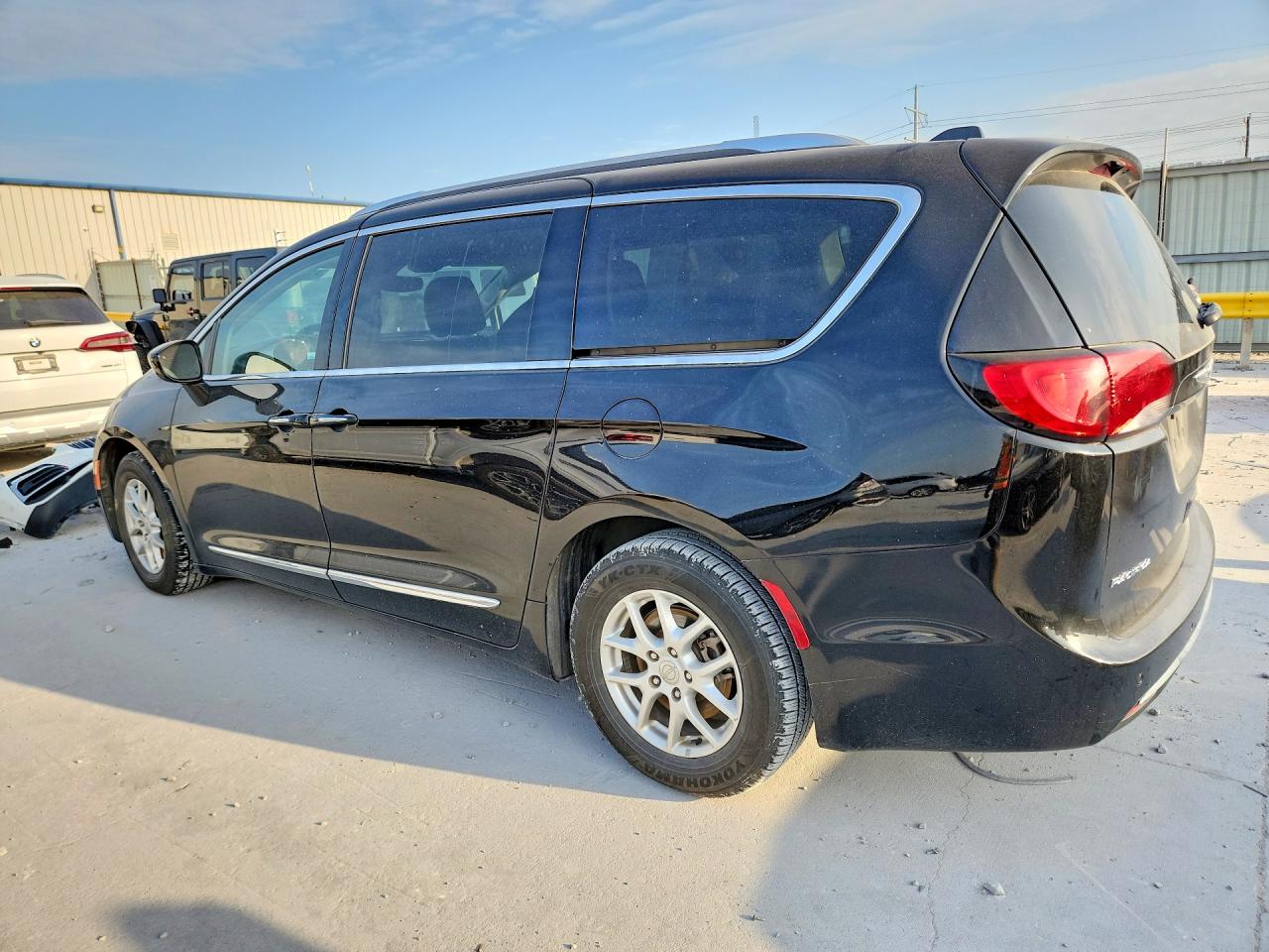 2020 Chrysler Pacifica VIN 2C4RC1BGXLR284844 COPART salvage auction — Water/Flood, TX - SALVAGE TITLE-FLOOD DAMAGE (P), sold $2,650 on 2026-10-23 (photo 2)