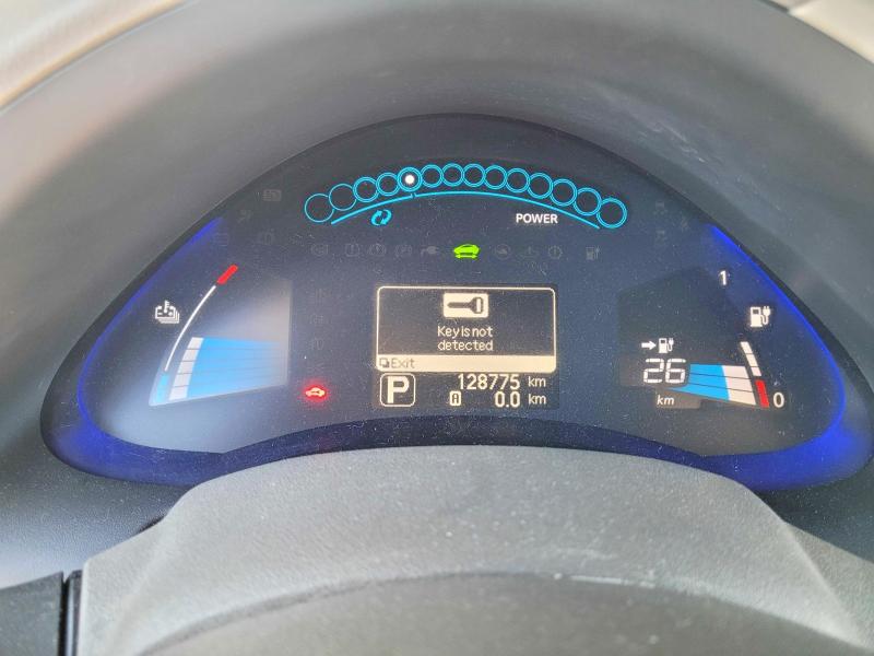 2011 Nissan Leaf VIN JN1AZ0CP9BT007472 COPART salvage auction — MINOR DENT/SCRATCHES, ON - PERMIT NO BRAND - UNFIT (P), sold $125 on 2026-07-28 (photo 8)