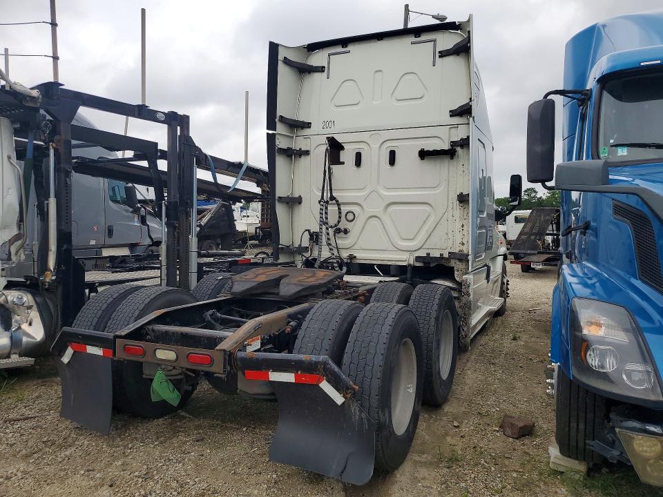 2019 Freightliner All other VIN 3AKJGLDV4KSKL6088 COPART salvage auction — MINOR DENT/SCRATCHES, CT, sold $18,000 on 2026-08-25 (photo 3)
