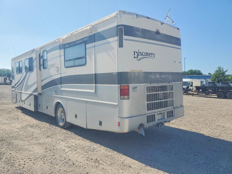 2002 Fleetwood Discovery VIN 4UZAAHAK52CK16021 COPART salvage auction — ROOF, IA - CERT OF TITLE-SALVAGE TITLE, sold $7,500 on 2026-08-20 (photo 3)