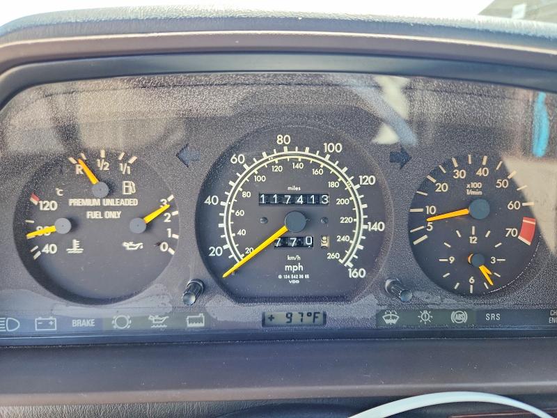 1995 Mercedes-benz E-class VIN WDBEA66EXSC282317 COPART salvage auction — MINOR DENT/SCRATCHES, Ca - Dis/Dlr/Exp Only Clean Title (P), sold $6,800 on 2026-07-31 (photo 9)