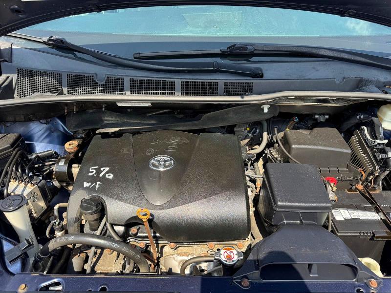 2018 Toyota Sienna VIN 5TDJZ3DC1JS189479 COPART salvage auction — MINOR DENT/SCRATCHES, Wv - Certificate Of Title, sold $7,900 on 2026-07-28 (photo 9)