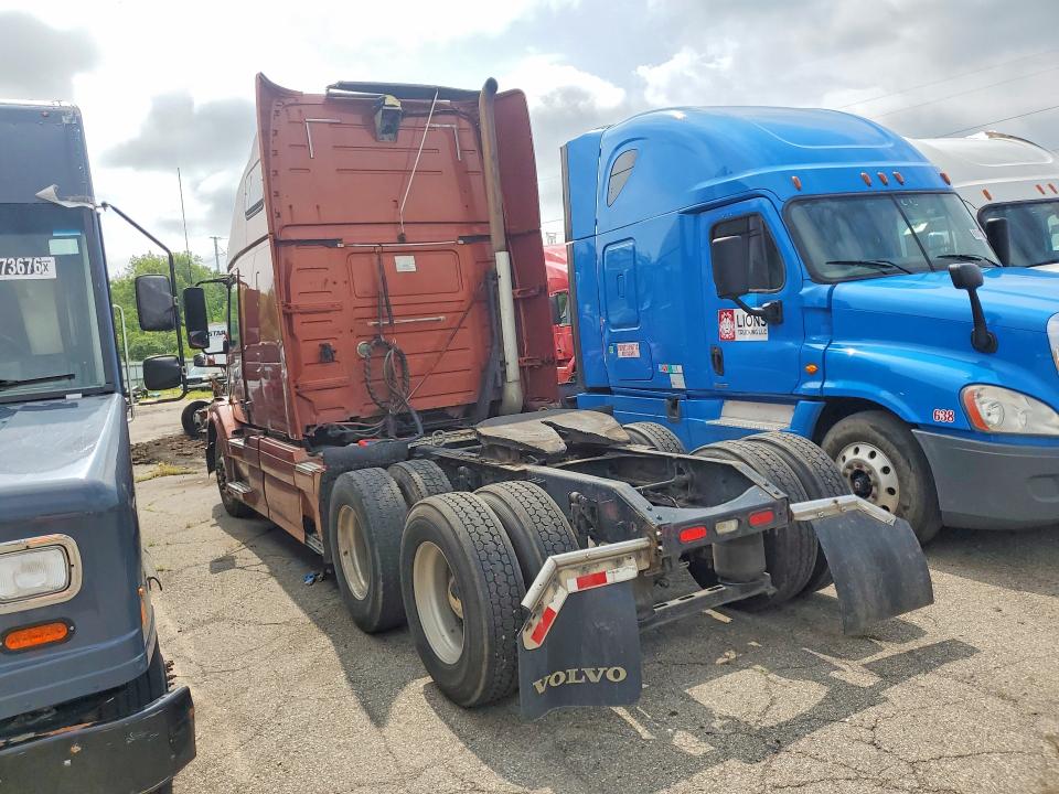 2013 Volvo VIN 4V4NC9EG9DN560328 COPART salvage auction — MINOR DENT/SCRATCHES, Mi - Certificate Of Title, sold $3,000 on 2026-08-11 (photo 2)