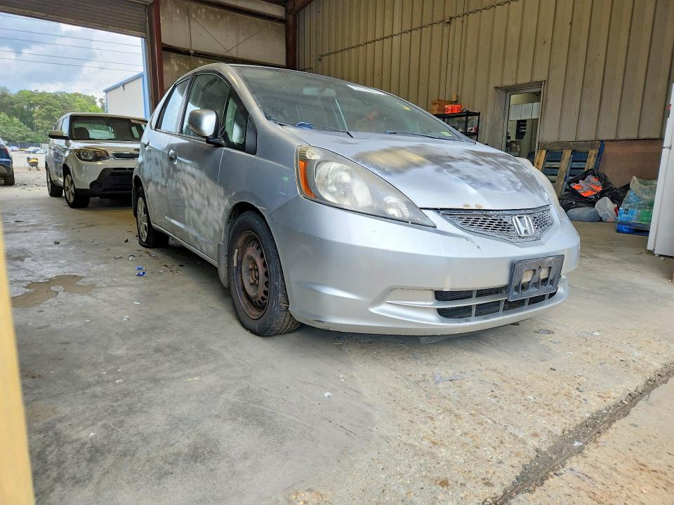 2012 Honda Fit VIN JHMGE8H38CS002129 COPART salvage auction — MINOR DENT/SCRATCHES, VA - CERT OF TITLE - SALVAGE, sold $200 on 2026-07-28 (photo 4)