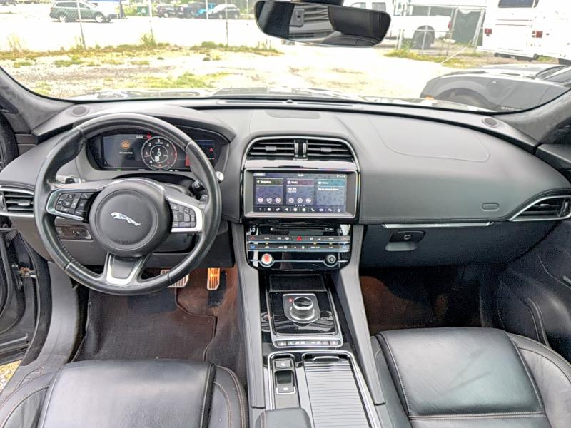 2019 Jaguar F-pace VIN SADCK2FN4KA352120 COPART salvage auction — MINOR DENT/SCRATCHES, ON - PERMIT NO BRAND - UNFIT (P), sold $1,500 on 2026-07-28 (photo 9)