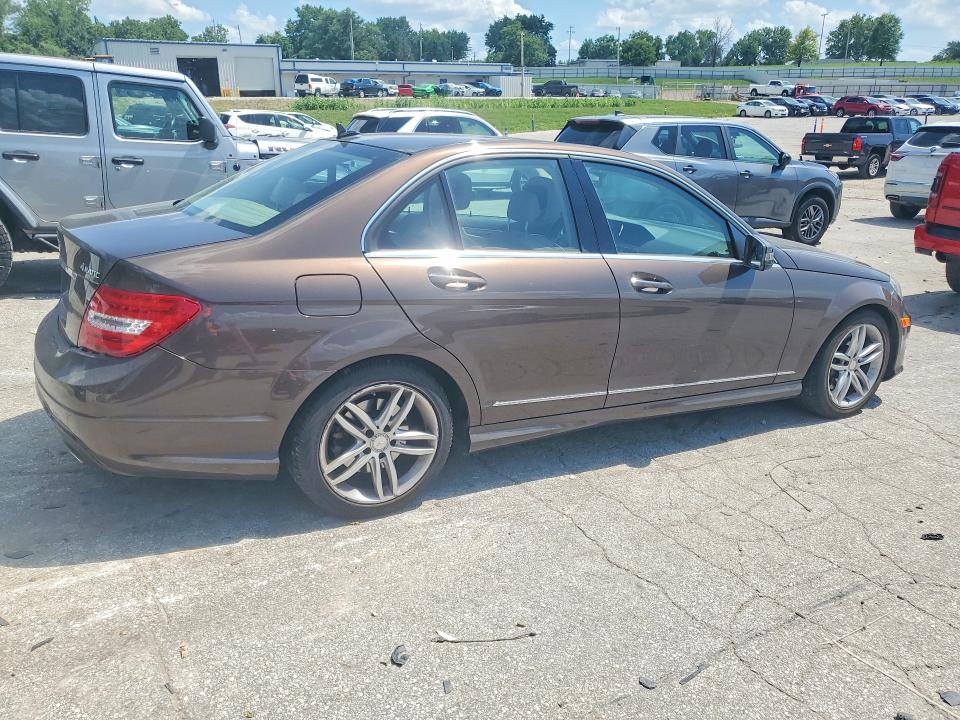2014 Mercedes-benz C-klasse VIN WDDGF8AB6EA941813 COPART salvage auction — REAR END, Mo - Salvage Certificate Of Title, sold $2,150 on 2026-08-18 (photo 3)