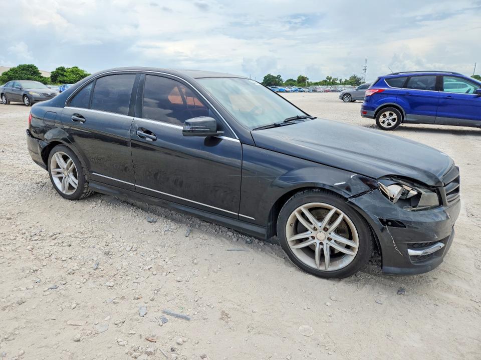 2014 Mercedes-benz VIN WDDGF8AB7EG201054 COPART salvage auction — FRONT END, Fl - Cert Of Title Slvg Rebuildable, sold $1,450 on 2026-08-11 (photo 4)