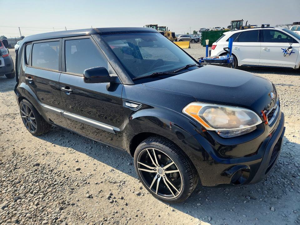2013 Kia Soul VIN KNDJT2A5XD7598936 COPART salvage auction — REAR END, Co - Public - Salvage Title, sold $400 on 2026-07-14 (photo 4)