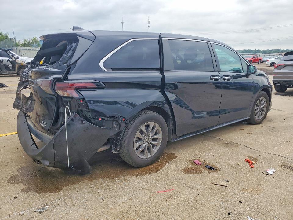 2023 Toyota Sienna VIN 5TDYRKEC3PS140445 COPART salvage auction — REAR END, KY - CERT OF TITLE-SALVAGE, sold $11,600 on 2026-08-19 (photo 3)
