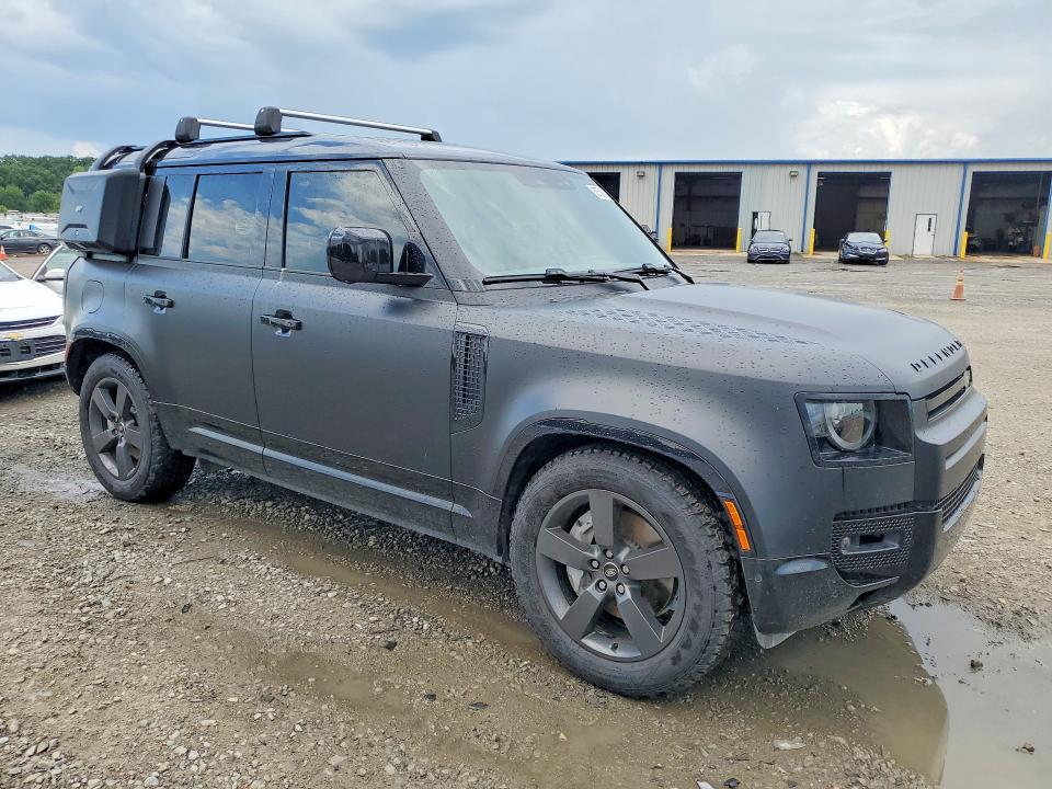 2025 Land rover Defender VIN SALE27EU3S2370041 COPART salvage auction — REAR END, AR - CERT OF TITLE-SALVAGE, sold $49,750 on 2026-08-19 (photo 4)