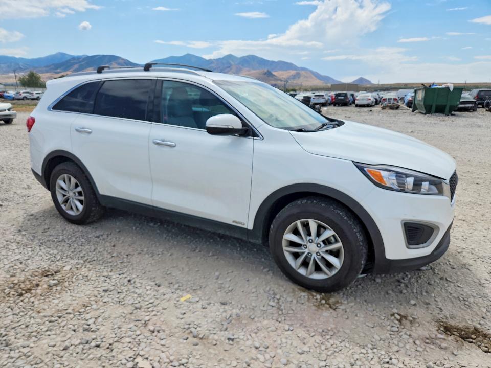 2016 Kia Sorento VIN 5XYPGDA35GG053727 COPART salvage auction — MINOR DENT/SCRATCHES, Ut - Certificate Of Title, sold $900 on 2026-07-31 (photo 4)