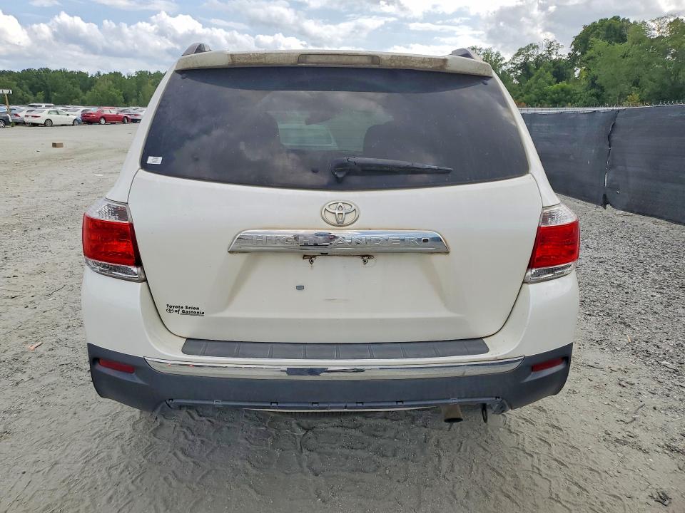 2013 Toyota Highlander VIN 5TDZA3EH5DS044762 COPART salvage auction — MECHANICAL, NC - CERTIFICATE OF TITLE, sold $2,500 on 2026-07-27 (photo 6)