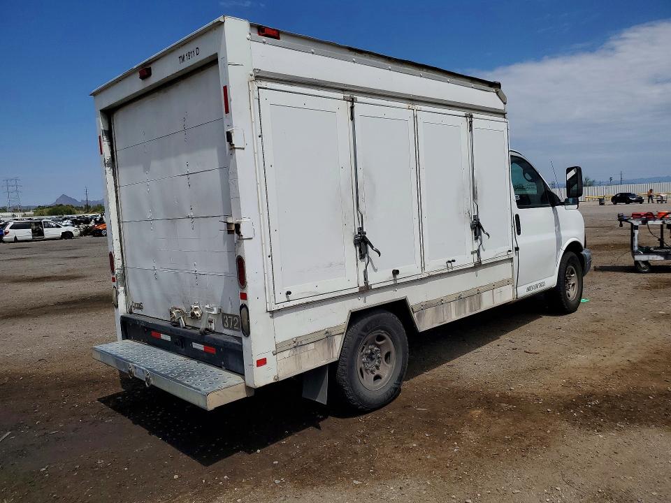 2010 Gmc Savana VIN 1GD1G2AAXA1902407 COPART salvage auction — MECHANICAL, Az - Certificate Of Title, sold $650 on 2026-08-02 (photo 3)