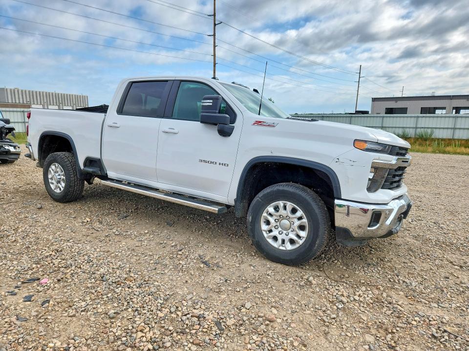2025 Chevrolet Silverado VIN 2GC4KTEY5S1162631 COPART salvage auction — ROLLOVER, Mn - Cert Of Title-Salvage, sold $17,800 on 2026-08-31 (photo 4)
