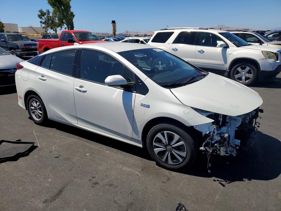 2018 Toyota Prius prime VIN JTDKARFP8J3075530 COPART salvage auction — FRONT END, CA - SALVAGE CERTIFICATE, sold $7,100 on 2026-07-15 (photo 4)