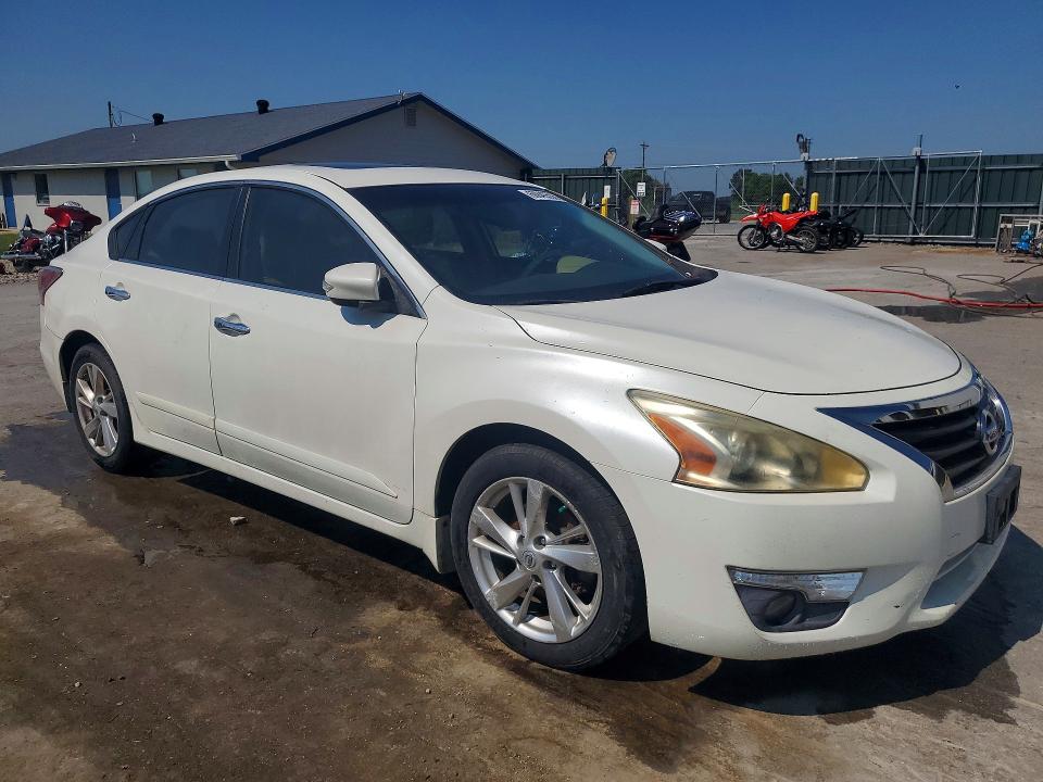 2014 Nissan Altima VIN 1N4AL3AP7EC112072 COPART salvage auction — MINOR DENT/SCRATCHES, Tn - Certificate Of Title, sold $450 on 2026-07-28 (photo 4)