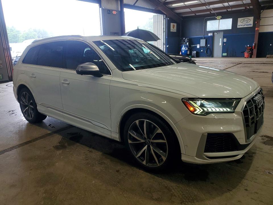 2021 Audi Sq7 VIN WA1AWBF71MD025632 COPART salvage auction — MINOR DENT/SCRATCHES, Nj - Certificate Of Title (P), sold $26,250 on 2026-07-30 (photo 4)