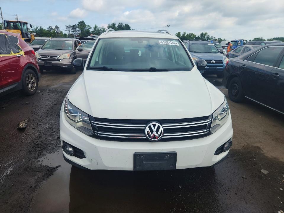 2017 Volkswagen Tiguan VIN WVGUV7AX4HW506569 COPART salvage auction — MINOR DENT/SCRATCHES, CT - CERTIFICATE OF TITLE, sold $2,250 on 2026-07-28 (photo 5)