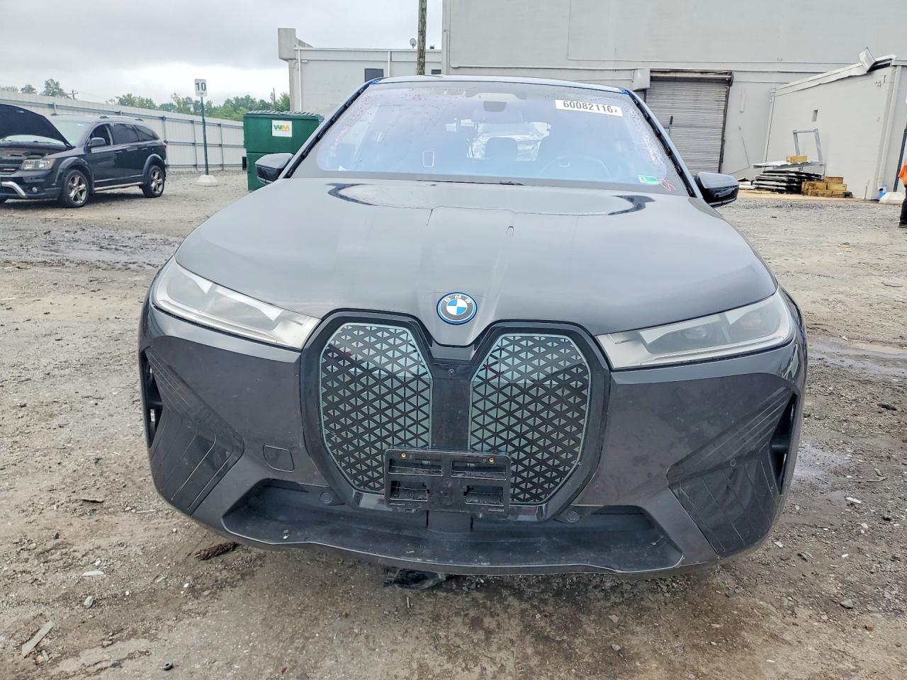 2024 BMW Ix VIN WB523CF08RCP44882 COPART salvage auction — Rear End, VA - CERT OF TITLE - SALVAGE, sold $25,250 on 2026-08-05 (photo 5)