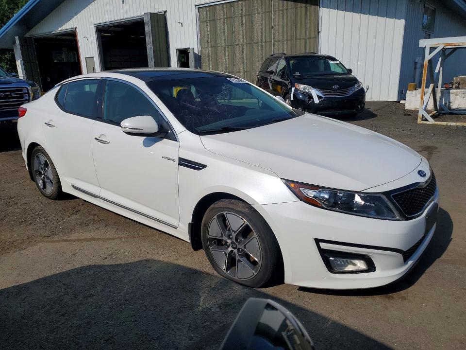 2013 Kia Optima hybrid VIN KNAGM4AD0D5048759 COPART salvage auction — MINOR DENT/SCRATCHES, MA - CERTIFICATE OF TITLE (P), sold $1,450 on 2026-07-31 (photo 4)