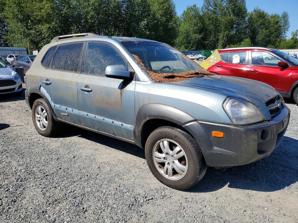 2008 Hyundai Tucson VIN KM8JN72D48U810858 COPART salvage auction — REAR END, WA - VEHICLE CERT OF OWNERSHIP-TITL, sold $300 on 2026-07-27 (photo 4)