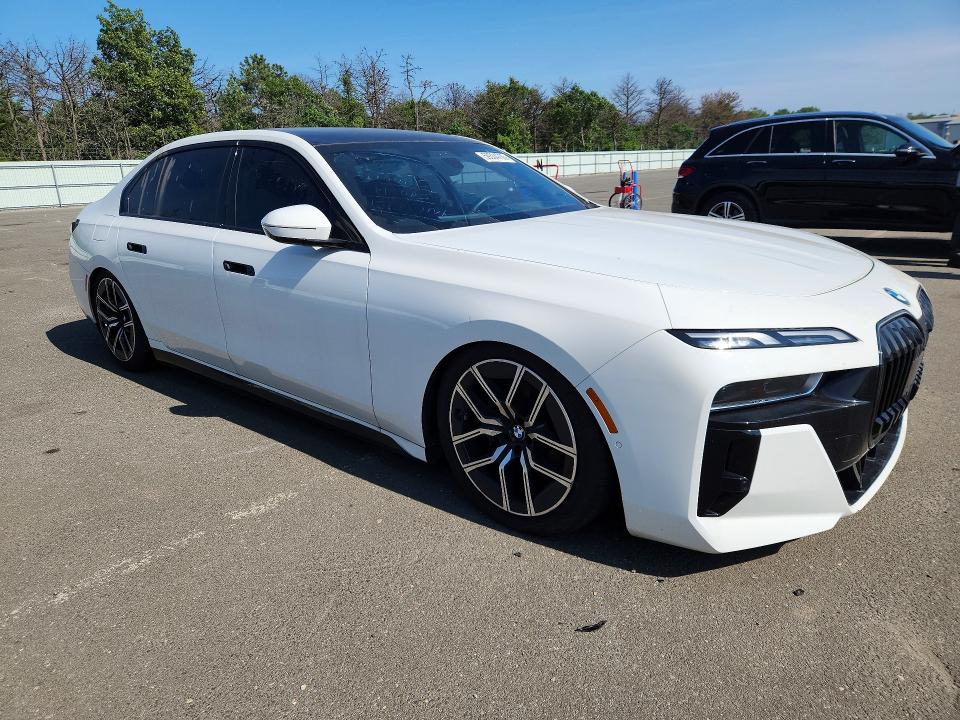 2024 BMW 7er VIN WBA33EJ08RCS63961 COPART salvage auction — VANDALISM, PA - CERT OF SALVAGE-THEFT, sold $28,750 on 2026-07-27 (photo 4)