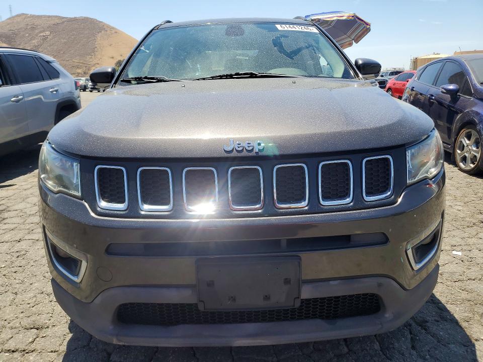 2019 Jeep Compass VIN 3C4NJCCB2KT615074 COPART salvage auction — MINOR DENT/SCRATCHES, Ca - Dis/Dlr/Exp Only Clean Title, sold $3,750 on 2026-07-29 (photo 5)