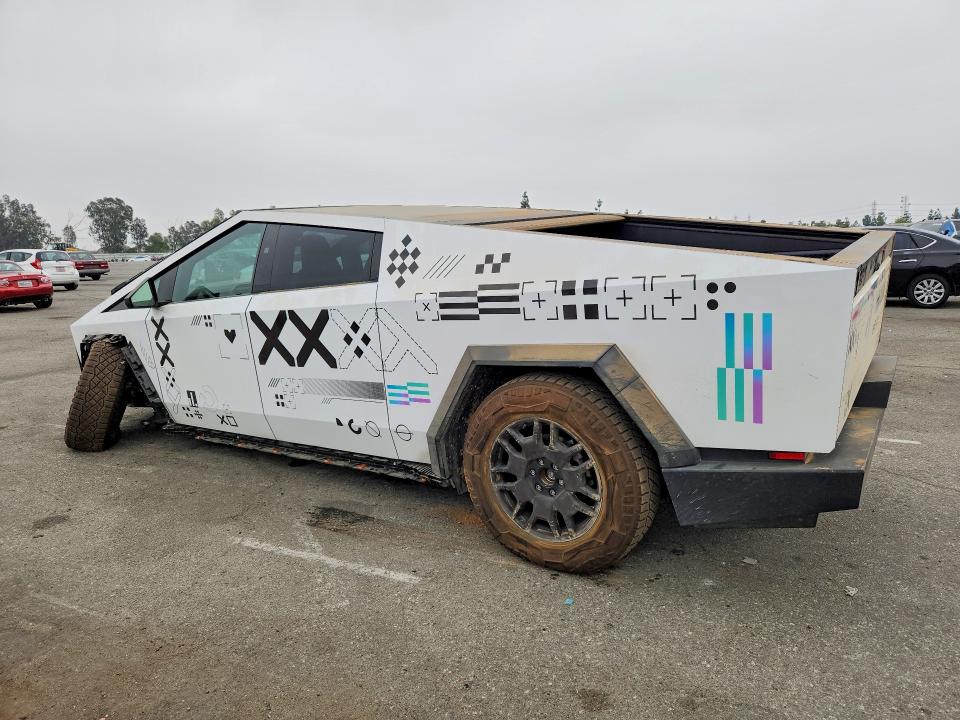 2024 Tesla Cybertruck VIN 7G2CEHEE2RA037271 COPART salvage auction — ALL OVER, CA - SALVAGE CERTIFICATE, sold $33,750 on 2026-08-18 (photo 2)