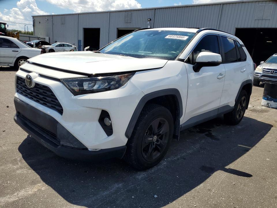 2021 Toyota Rav4 VIN 2T3P1RFV3MC191130 — COPART salvage auction photo