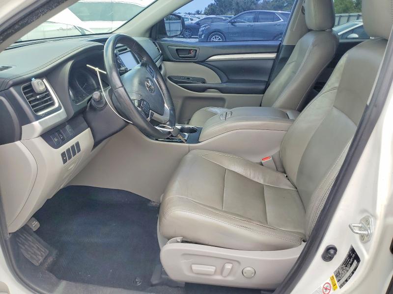 2019 Toyota Highlander VIN 5TDZZRFHXKS328637 COPART salvage auction — MINOR DENT/SCRATCHES, Fl - Certificate Of Title, sold $9,600 on 2026-07-28 (photo 7)