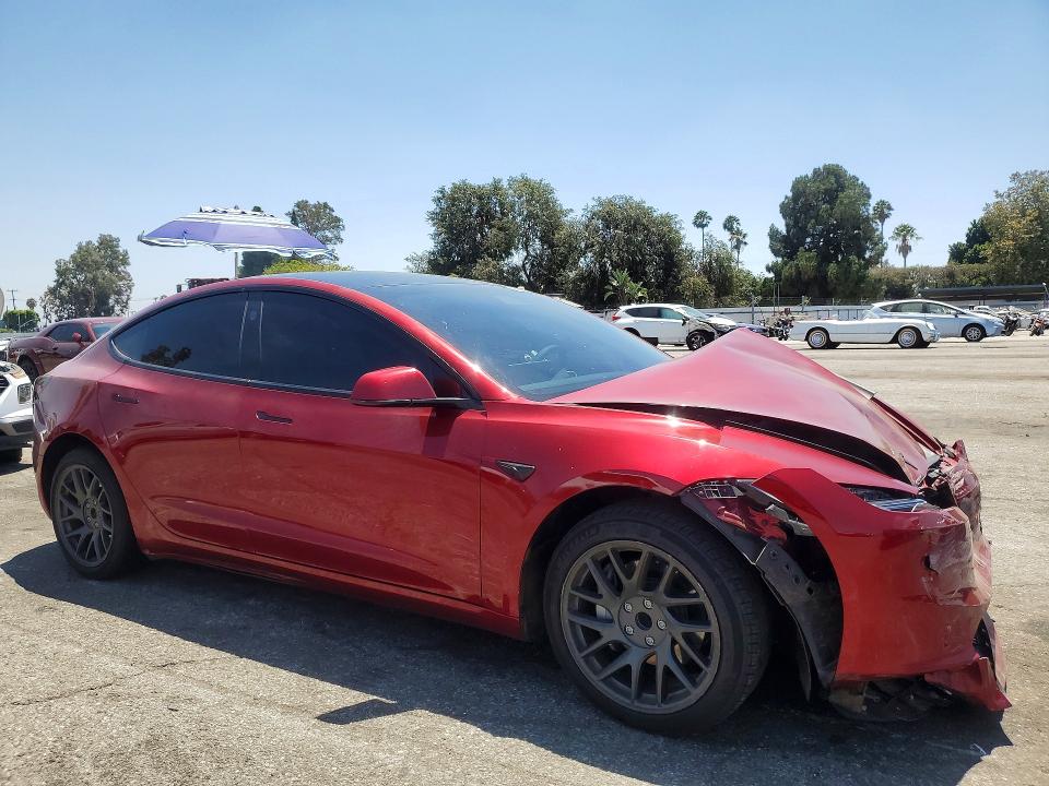 2025 Tesla Model 3 VIN 5YJ3E1EA3SF057433 COPART salvage auction — FRONT END, Ca - Salvage Certificate, sold $10,300 on 2026-09-01 (photo 4)