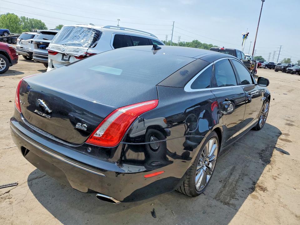 2015 Jaguar Xj VIN SAJWJ1CD5F8V74908 COPART salvage auction — UNDERCARRIAGE, MI - CERTIFICATE OF TITLE, sold $400 on 2026-07-21 (photo 3)