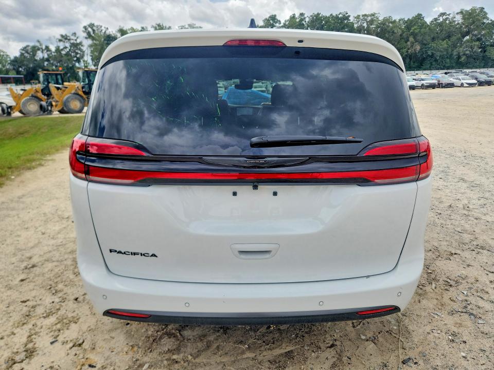 2026 Chrysler Pacifica VIN 2C4RC1BG5TR197773 COPART salvage auction — FRONT END, Salvage Title, sold $11,800 on 2026-07-28 (photo 6)