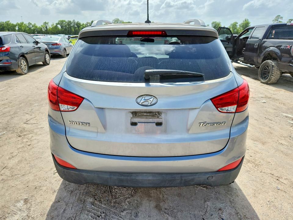 2011 Hyundai Tucson VIN KM8JU3AC8BU147726 COPART salvage auction — FRONT END, Tx - Salvage Vehicle Title, sold $1,000 on 2026-07-21 (photo 6)