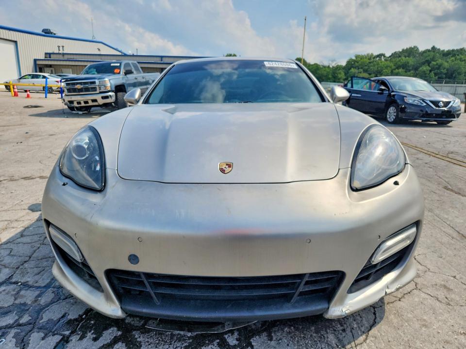 2013 Porsche Panamera VIN WP0AF2A77DL075020 COPART salvage auction — MINOR DENT/SCRATCHES, Salvage Title, sold $1,800 on 2026-08-12 (photo 5)