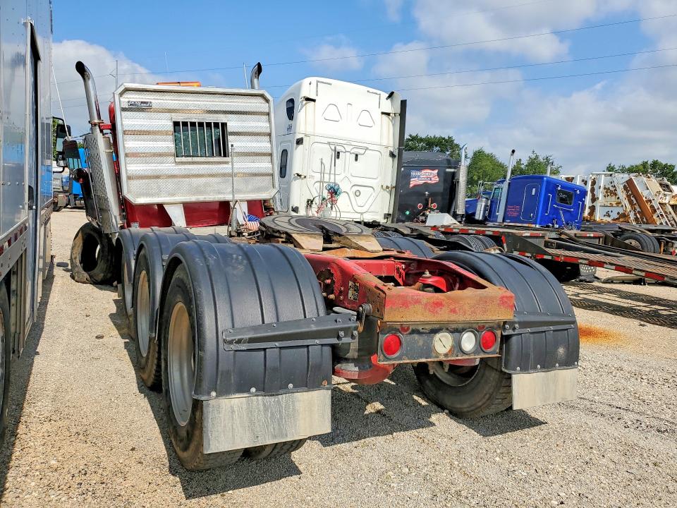 2007 Peterbilt 379 VIN 1XP5DB9XX7D682022 COPART salvage auction — FRONT END, IA - SALVAGE W/SALVAGE HISTORY, sold $15,600 on 2026-08-13 (photo 2)