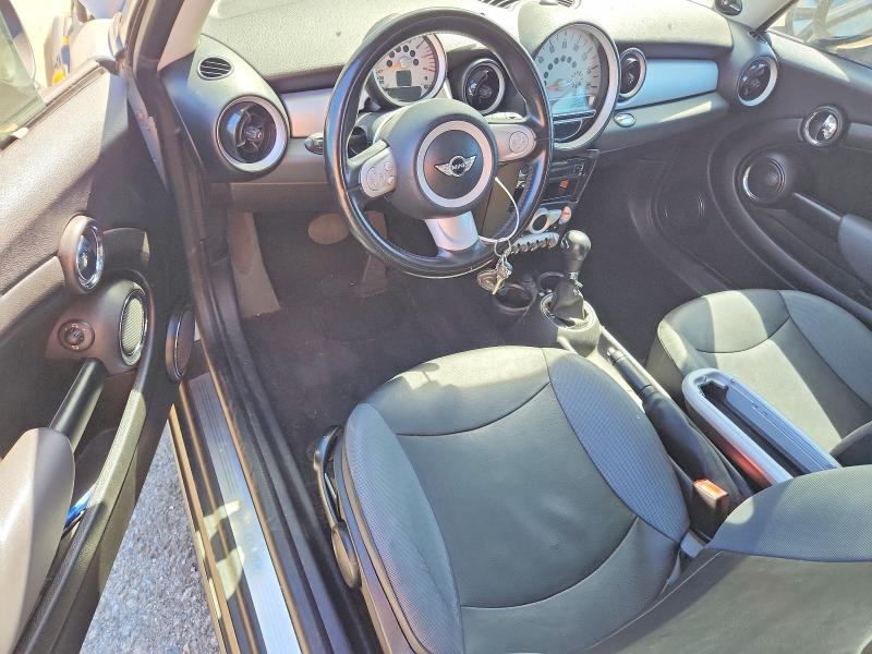 2010 Mini Cooper VIN WMWMF3C50ATZ64264 COPART salvage auction — NORMAL WEAR, Ca - Dis/Dlr/Exp Only Clean Title, sold $325 on 2026-07-31 (photo 8)