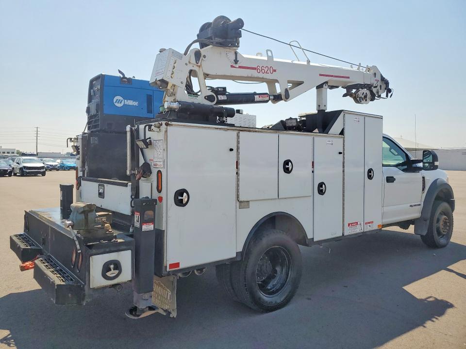 2017 Ford F-550 super duty VIN 1FDUF5HT7HED72022 COPART salvage auction — MINOR DENT/SCRATCHES, OH - CERTIFICATE OF TITLE (P), sold $38,000 on 2026-09-15 (photo 3)