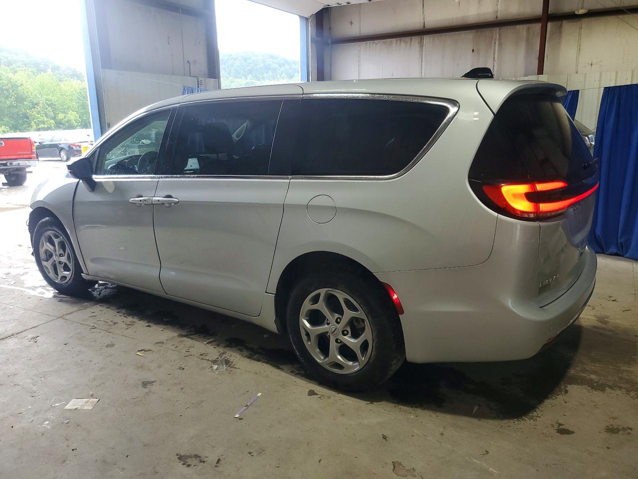 2024 Chrysler Pacifica VIN 2C4RC3GG4RR174952 COPART salvage auction — Front End, WV - SALVAGE CERTIFICATE, sold $23,600 on 2026-08-20 (photo 2)
