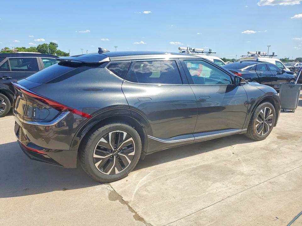 2024 Kia Ev6 VIN KNDC34LA2R5193722 COPART salvage auction — UNDERCARRIAGE, TX - CERTIFICATE OF TITLE, sold $11,400 on 2026-07-22 (photo 3)