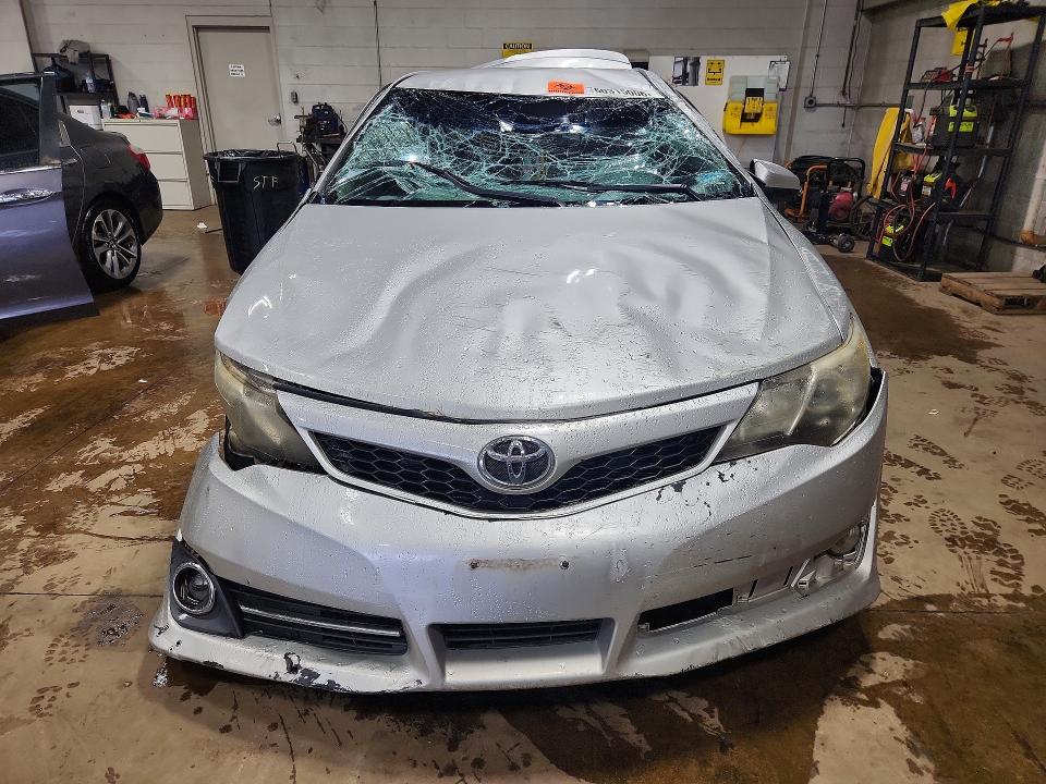 2013 Toyota Camry VIN 4T1BF1FKXDU259840 COPART salvage auction — ROLLOVER, Ct - Cert Of Title-Salvage, sold $475 on 2026-07-28 (photo 5)