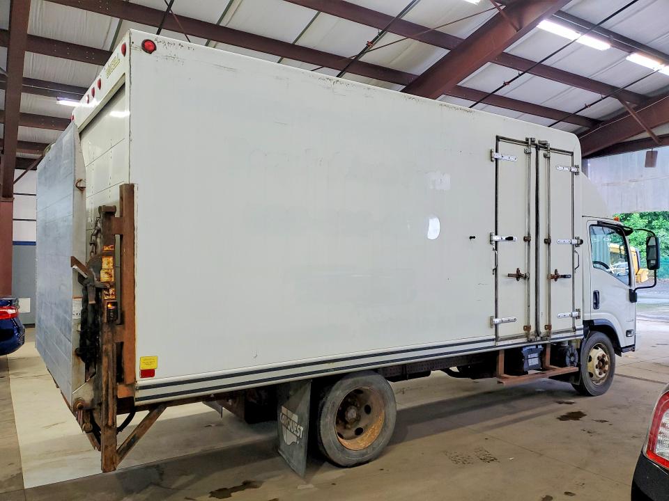 2016 Chevrolet VIN 54DCDW1B0GS809514 COPART salvage auction — MINOR DENT/SCRATCHES, Vt - Certificate Of Title (P), sold $5,400 on 2026-07-22 (photo 3)