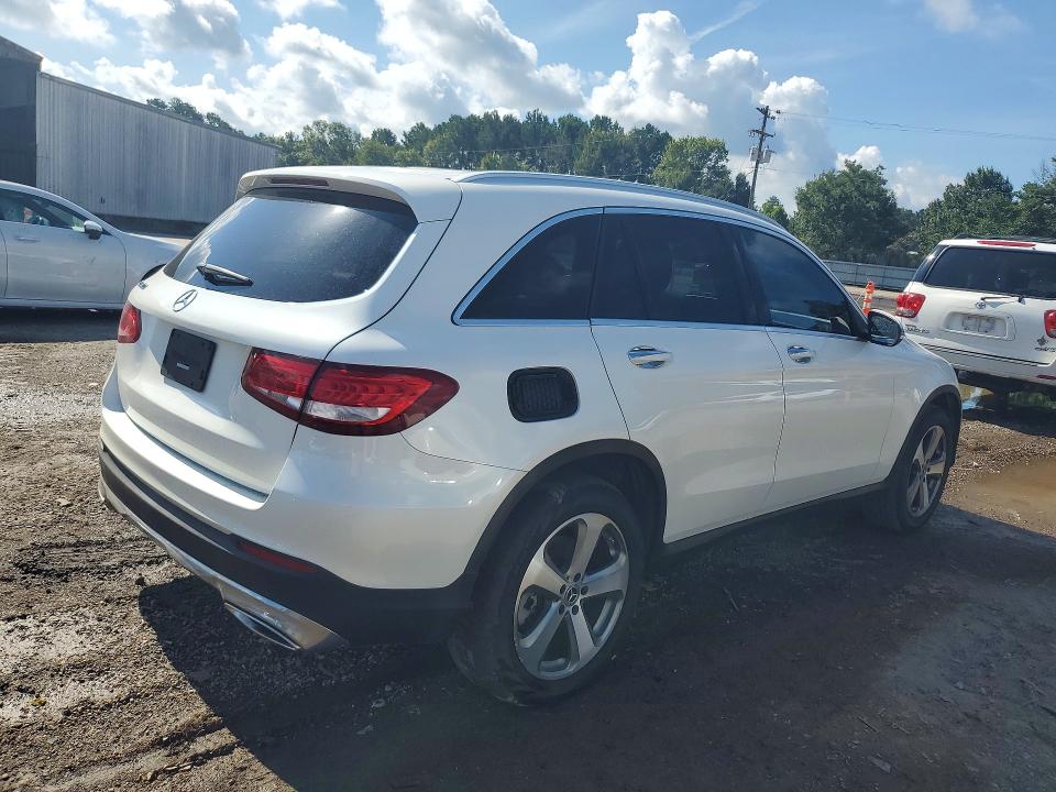 2017 Mercedes-benz Glc VIN WDC0G4JB8HF249023 COPART salvage auction — MINOR DENT/SCRATCHES, La - Certificate Of Title (P), sold $8,700 on 2026-07-24 (photo 3)