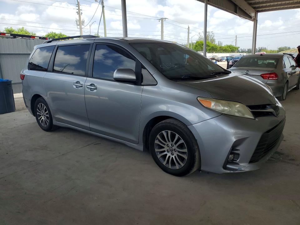 2018 Toyota Sienna VIN 5TDYZ3DC2JS905000 COPART salvage auction — MINOR DENT/SCRATCHES, Fl - Certificate Of Title (P), sold $7,000 on 2026-07-22 (photo 4)