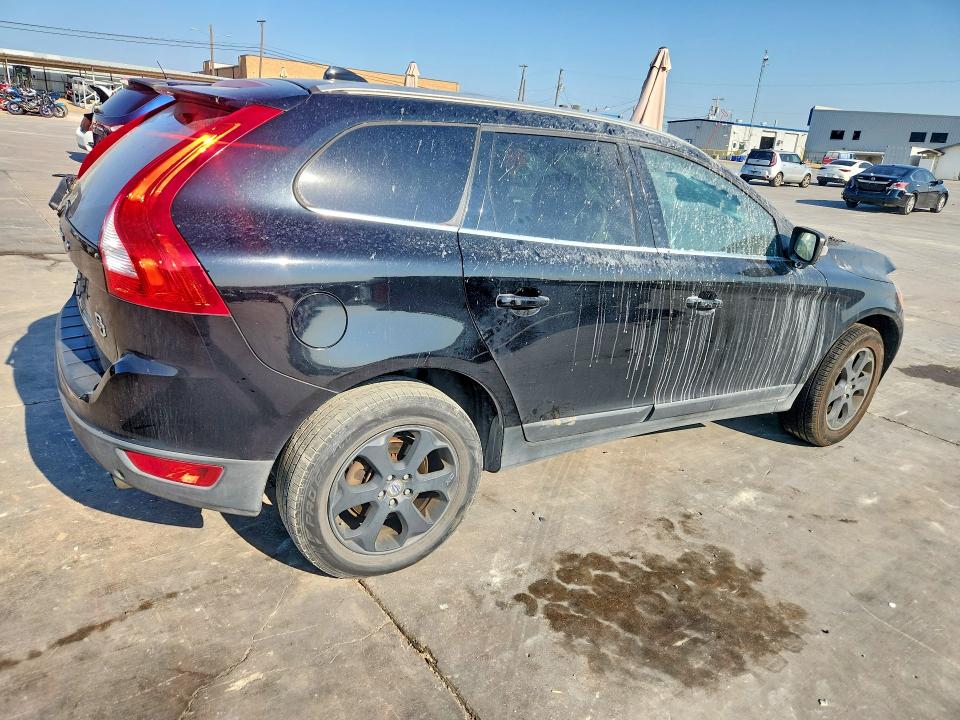2012 Volvo Xc60 VIN YV4952DL5C2304519 COPART salvage auction — Burn Engine, TX - SALVAGE VEHICLE TITLE (P), sold $175 on 2026-08-06 (photo 3)