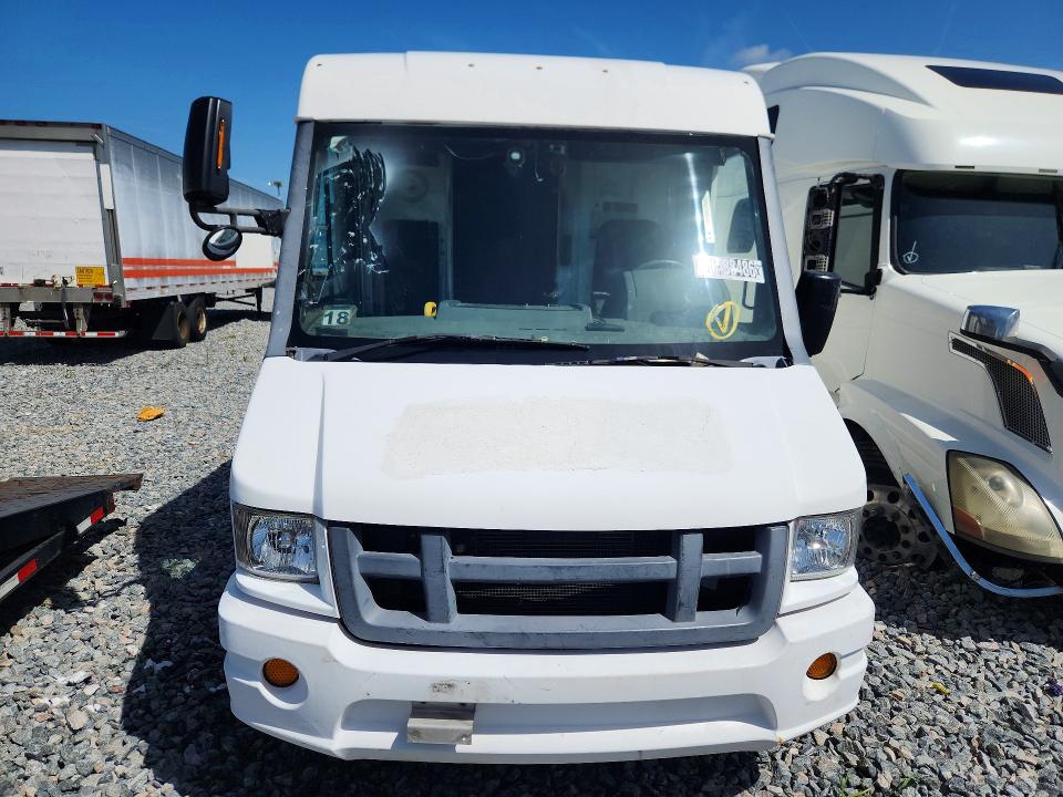 2013 Isuzu Npr VIN JALB4T176D7W00172 COPART salvage auction — MINOR DENT/SCRATCHES, Fl - Certificate Of Title, sold $10 on 2026-07-28 (photo 5)
