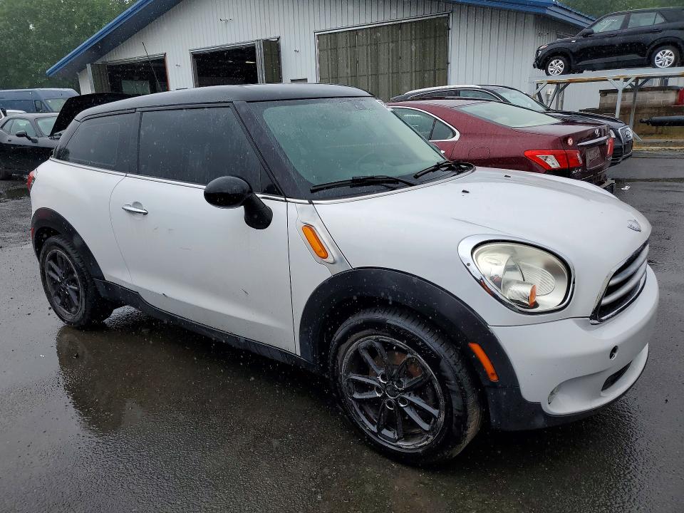 2015 Mini Cooper VIN WMWSS1C52FWN94917 COPART salvage auction — MINOR DENT/SCRATCHES, Fl - Certificate Of Title, sold $625 on 2026-09-04 (photo 4)