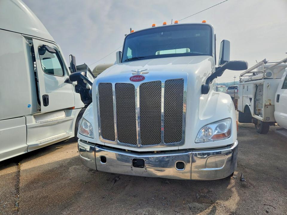 2021 Peterbilt All models VIN 1XPBDP9XXMD760939 COPART salvage auction — MECHANICAL, CT, sold $13,800 on 2026-09-02 (photo 5)