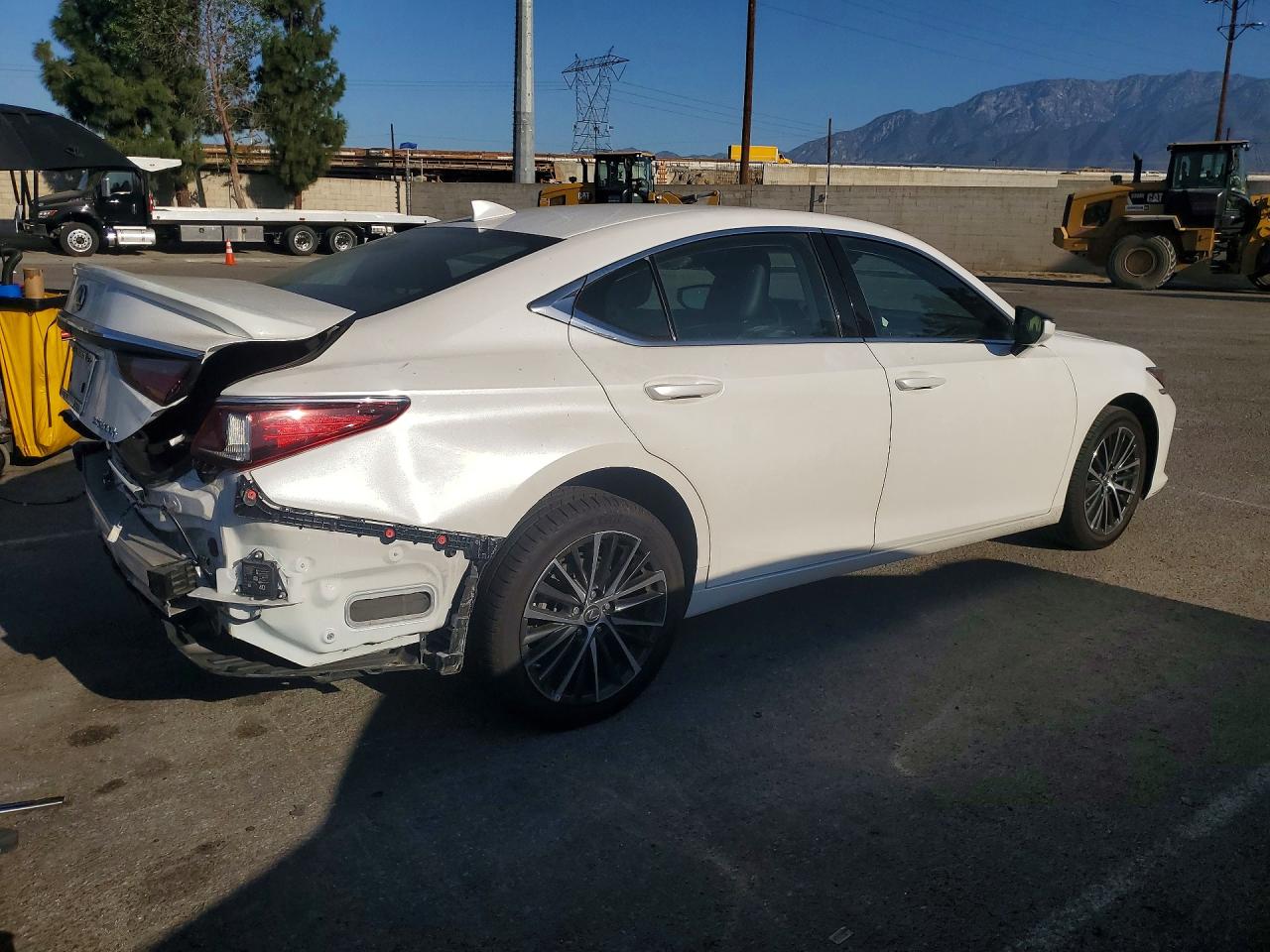 2024 Lexus ES VIN 58ADA1C13RU038793 COPART salvage auction — Rear End, CA - SALVAGE CERTIFICATE, sold $13,000 on 2026-09-03 (photo 3)